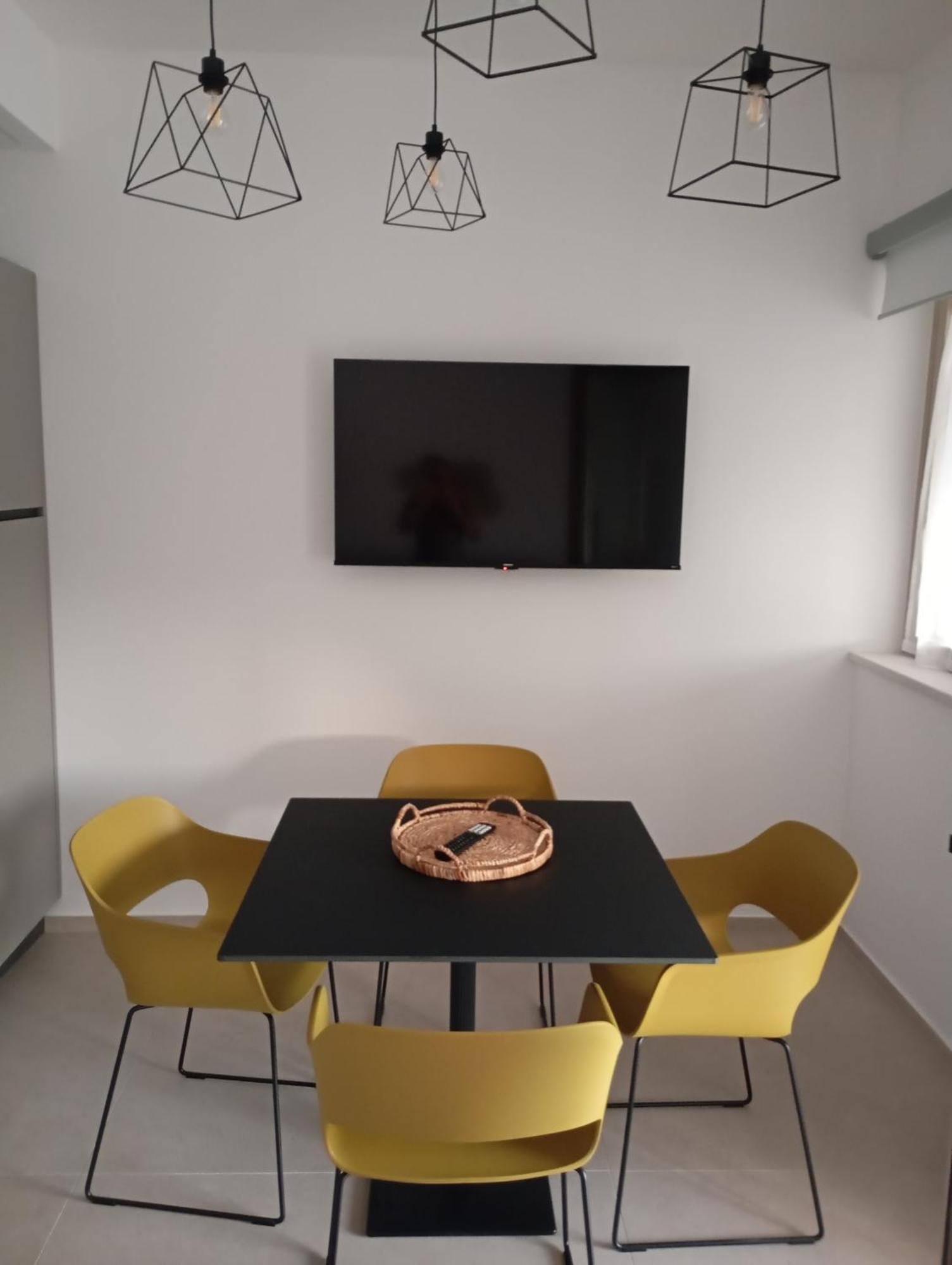 Aura Apartments Маттіната Екстер'єр фото